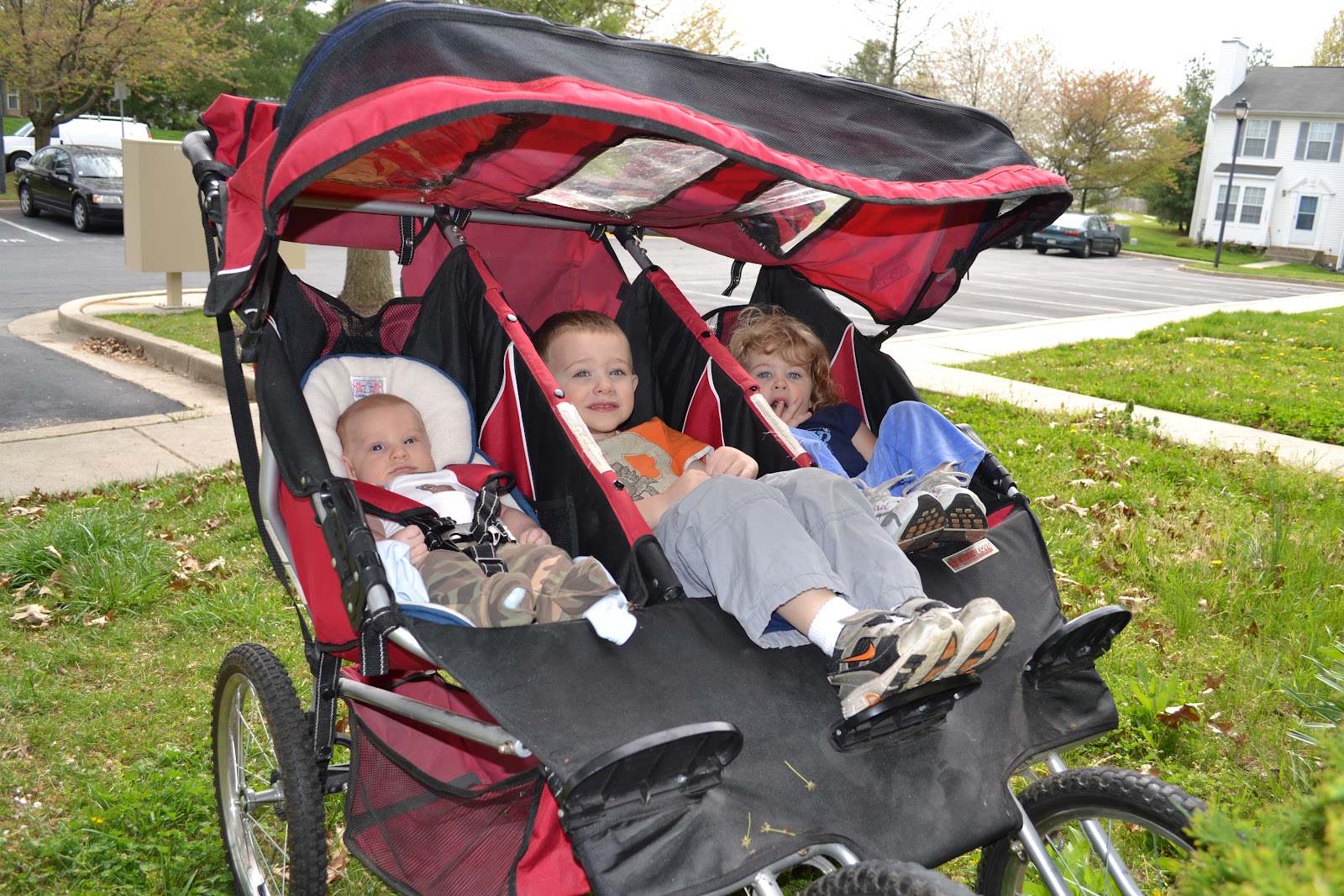 Triple Jogging Stroller For Triplets